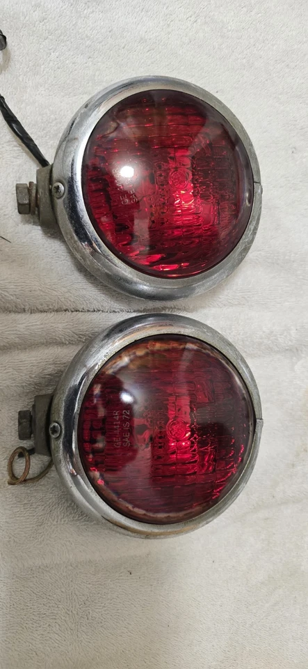 Винтажные красные герметичные предупреждающие лампы GE 4414R — PAR36 — металлические корпуса —... - Изображение 1 из 4