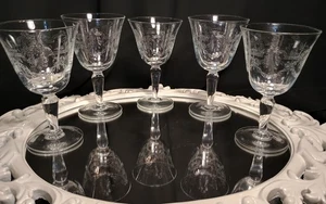 Juego de 5 copas de vino vintage con diseño de pergamino grabado con aguja pantógrafo - Imagen 1 de 9