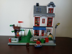 Lego City 8403 - City House - Retired Set With Minifigures no box manual