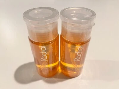 LOTE DE 2 TÓNICOS ILUMINADORES RODIAL VIT C 3,3 FL/OZ CADA UNO 6,6 FL/OZ TOTAL Foto 1 de 2