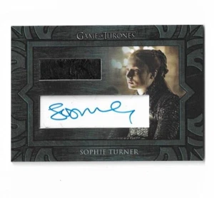 Game Of Thrones SOPHIE TURNER signiertes, auf dem Bildschirm getragenes Kostüm/Kleid Karte - Bild 1 von 2
