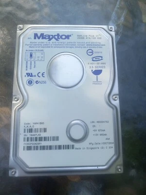Maxtor MaXLine Plus II 7Y250P0 250GB 3.5" IDE ATA/133 Hard Drive 7Y250P00628R1 - Image 1 of 4