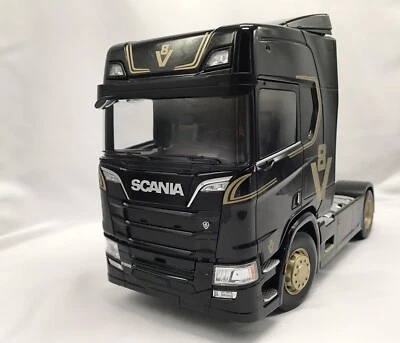 Scania R-Serie Topline In Scala 1:18 - Immagine 1 di 4