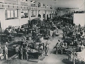 AUSTRALIE c. 1940 - Ouvriers Atelier Construction Navales - DIV 11254 - Picture 1 of 2