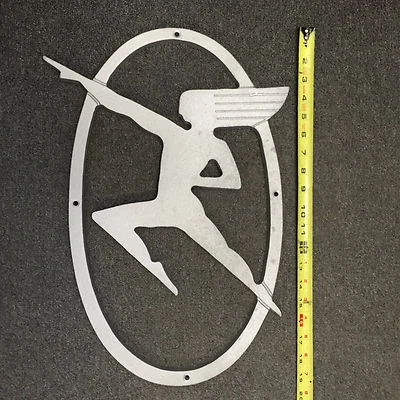 Placa de letrero con logotipo de insignia de automóvil de motor de aluminio Milwaukee Road Hiawatha  Foto 1 de 2