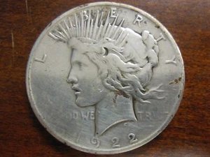 1922-D Peace Silver U.S. One Dollar Coin - Picture 1 of 7