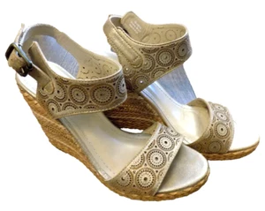 Johnston & Murphy Metallic Gold Open Toe Espadrille 4" Wedge Heels Sandals EUC 7 - Picture 1 of 9