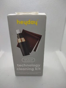 Heyday Technology Cleaning Kit with cleaning spray, microfiber cloth, travel kit - Picture 1 of 3