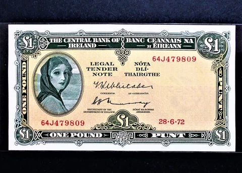 Central Bank of Ireland One Pound Currency 1972 UNC Cover
