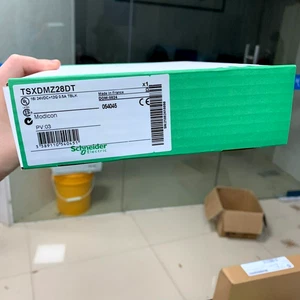 1PC New In Box Schneider TSXDMZ28DT PLC Input Module - Picture 1 of 3