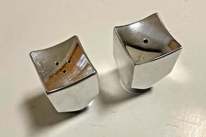 Vintage 1994 Nambé Flicker 6215 Salt & Pepper Shakers - Neil Cohen - USA - Picture 1 of 8