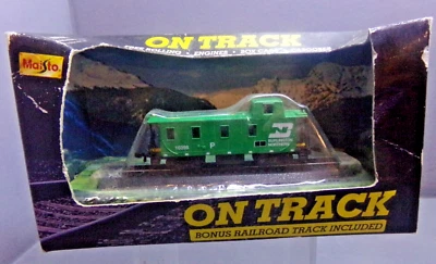 MAISTO ON TRACK DIECAST BURLINGTON NORTHERN 10398 OFF CENTER CUPLA CABOOSE - Image 1 of 4