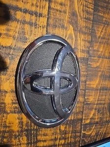 toyota emblem replacement - Picture 1 of 2