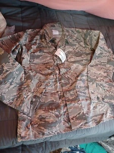 Neu mit Etikett US-Streitkräfte RABU Digital Camouflage Camo Utility Jacke Mantel 42 Reg - Bild 1 von 4