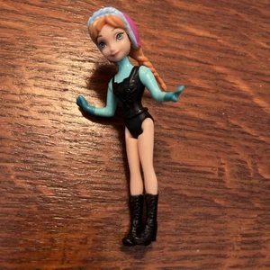 2013 Mattel Disney 3,5" Frozen Anna Polly Pocket Puppe Actionfigur Tortenaufleger - Bild 1 von 2