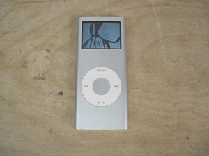 Apple iPod Nano 2nd Gen Silver 2GB MP3 Player Damaged LCD Parts Repair A1199 - Picture 1 of 6