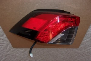 2019 2020 2021 TOYOTA RAV4 LEFT TAILLIGHT HALOGEN LED OEM - Picture 1 of 5