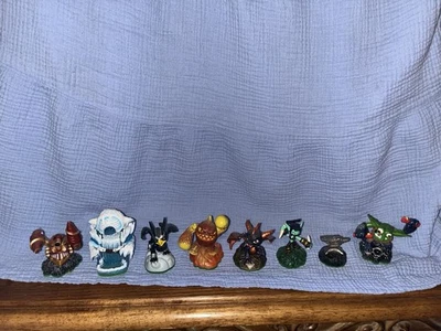 Skylanders Lote de 19 Figuras + Vehículos y Estuche + Xbox 360 Portal Of Power Foto 1 de 4