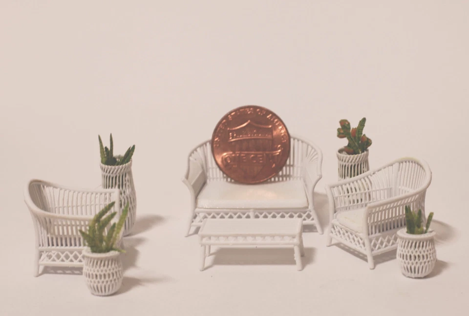 MAKI'S MINI'S 8 Piece Wicker Look Patio Set With Planters 1:48 1/4 Scale White