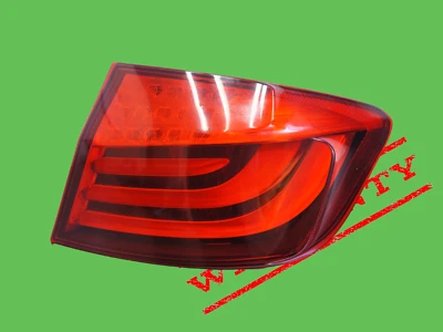 BMW F10 535i 528i PASSENGER SIDE lanterna traseira externa freio 2011-2013 - Imagem 1 de 4
