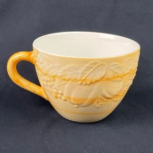 Tabletops Unlimited Fruit De Blanc Ceramic Jumbo Cup Mug 1996 Yellow White EXC - Bild 1 von 7