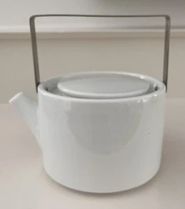 Front of the House Soho Teapot Small modern porcelain Teapot with infuser - Picture 1 of 11