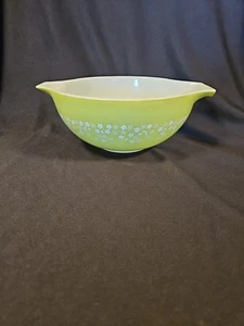 VTG Pyrex Crazy Daisy Spring Blossom Cinderella Mixing Bowl 443 2.5L Light Green - Picture 1 of 12
