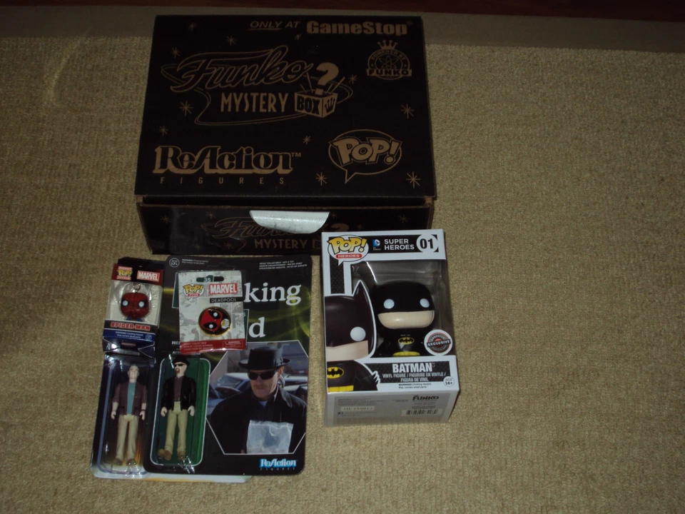 FUNKO, POP, BATMAN, BLACK FRIDAY, GAMESTOP EXCLUSIVE, SPIDER-MAN, DEADPOOL PIN Foto 1 de 1