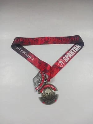 Spartan Race 2021 Trifecta Qualifier Sprint Finisher Medalla Cuña y Cordón Foto 1 de 4