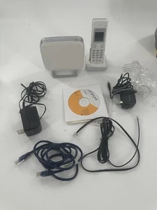 NETGEAR Dual Mode Telefon bezprzewodowy ze Skypem (SPH200D) - Zdjęcie 1 z 7
