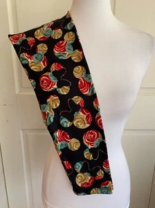 LuLaRoe Leggings OS Disney Mickey Minnie Mouse Roses Green Red Gold on Black - Picture 1 of 2