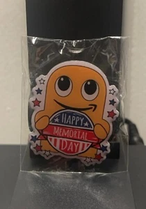 Spilla Amazon Peccy - HAPPY MEMORIAL DAY- (SPEDIZIONE GRATUITA) (NUOVA) - Foto 1 di 1