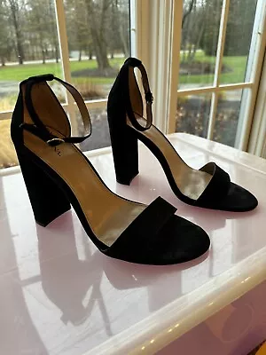 Women’s Heels, Size 9.5 - Image 1 of 4
