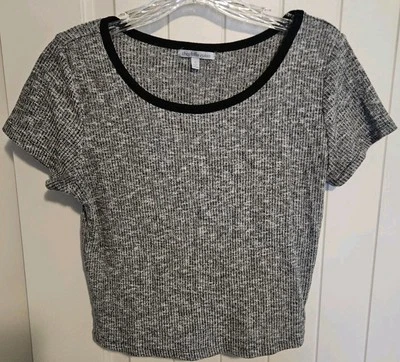 Camiseta Charlotte Russe Feminina Tamanho Pequeno Cinza - Imagem 1 de 4