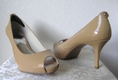 Michael Kors - Peep Toe 内置厚底高跟鞋 米色 专利 9M — 第 1/4 张图片