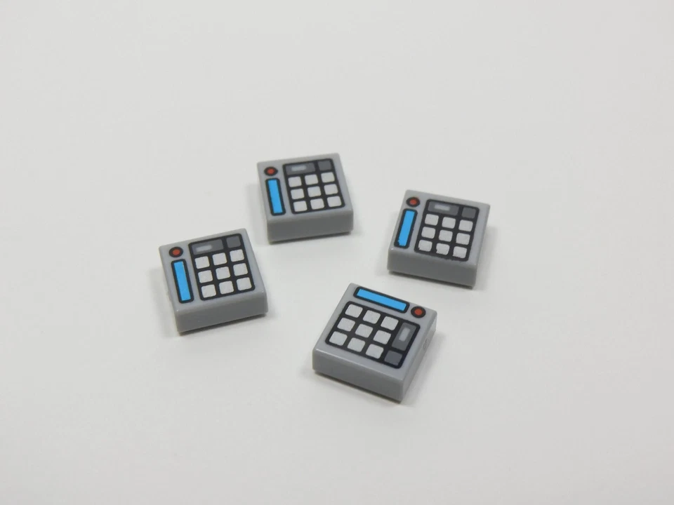 LEGO Lote de 4 Azulejos Impresos Gris Azulado Claro 1x1 con Patrón de Teclado Minifigura 014 Foto 1 de 1