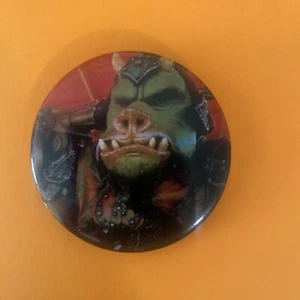 Vintage 1983 Star Wars ROTJ Photo Buttons Pins Gamorrean Guard - Picture 1 of 3