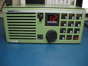 Sailor Compact VHF RT2048 Radio morskie - Zdjęcie 1 z 7
