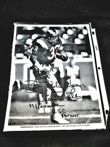 SIGNED CHARLES WHITE PHOTO - USC - 1979 HEISMAN TROPHY WINNER - Picture 1 of 4