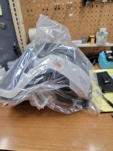 3M - M-307 - VERSAFLO Schutzhelm mit PREMIUM VISIER & FACESEAL 100/50CFM - NEU im Karton - Bild 1 von 7