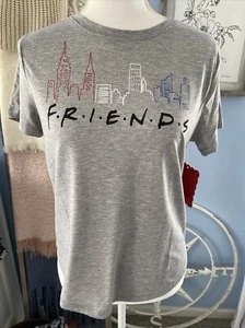 Friends Graphic Tee T-Shirt Short Sleeve Crew Neck Gray Juniors Medium M 7 9 NWT - Picture 1 of 5