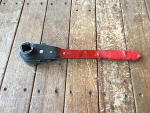 FARGO LINEMAN WRENCH NUT CHASER - Picture 1 of 3