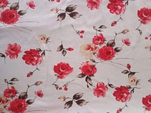 1 m x 1,50 m Baumwoll Jersey Rosen Rot Meterware - Bild 1 von 1