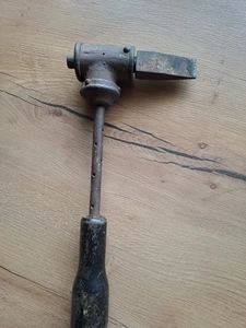 Antiker Hammerlötkolben mit Holz-Griff Vintage Antik Werkzeug als Deko - Bild 1 von 5