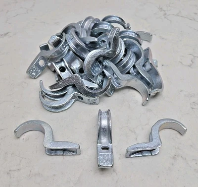 30 Pack Thomas Betts T&B 4179 1-1/4" Solid Conduit Emt Pipe Clamp Strap New Foto 1 de 4