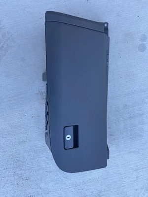 2016 TOYOTA SIENNA FRONT DASH DASHBOARD LOWER GLAVE BOX STORAGE COMPARTMENT OEM Foto 1 de 4