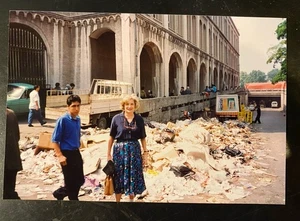 1992 Vintage Photo Istanbul Turkey Woman Man Truck Garbage Pile Unusual Skirt - Picture 1 of 3