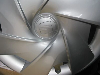 SEAT IBIZA 15" WHEEL TRIM X 1 HUB CAP GENUINE 6J0601147C CLIP ON TYPE - Image 1 of 2