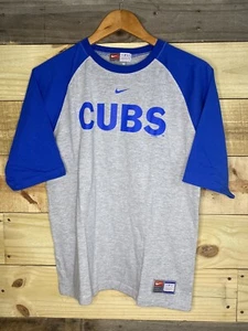 Team Nike Chicago Cubs Genuine Merchandise T-Shirt Men's Medium 3/4 Sleeve - Picture 1 of 7
