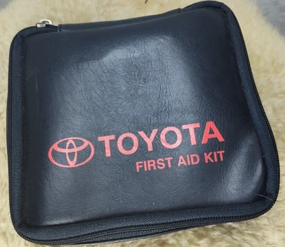 TOYOTA FIRST AID KIT OEM FACTORY EMERGENCY KIT PT420-03023 PT420-00220 - NEW - Image 1 of 4
